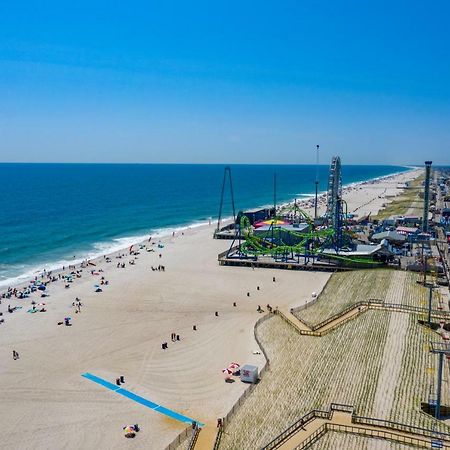 Boardwalk Hotel Charlee & Apartments Beach Hotel Oceanfront 시사이드 헤이츠 외부 사진