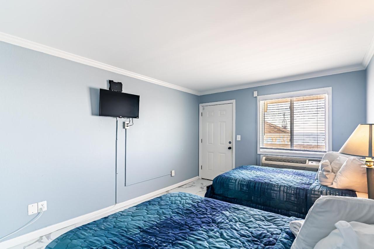 Boardwalk Hotel Charlee & Apartments Beach Hotel Oceanfront 시사이드 헤이츠 외부 사진