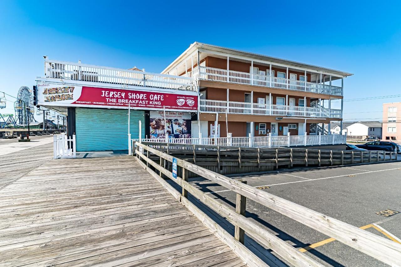 Boardwalk Hotel Charlee & Apartments Beach Hotel Oceanfront 시사이드 헤이츠 외부 사진