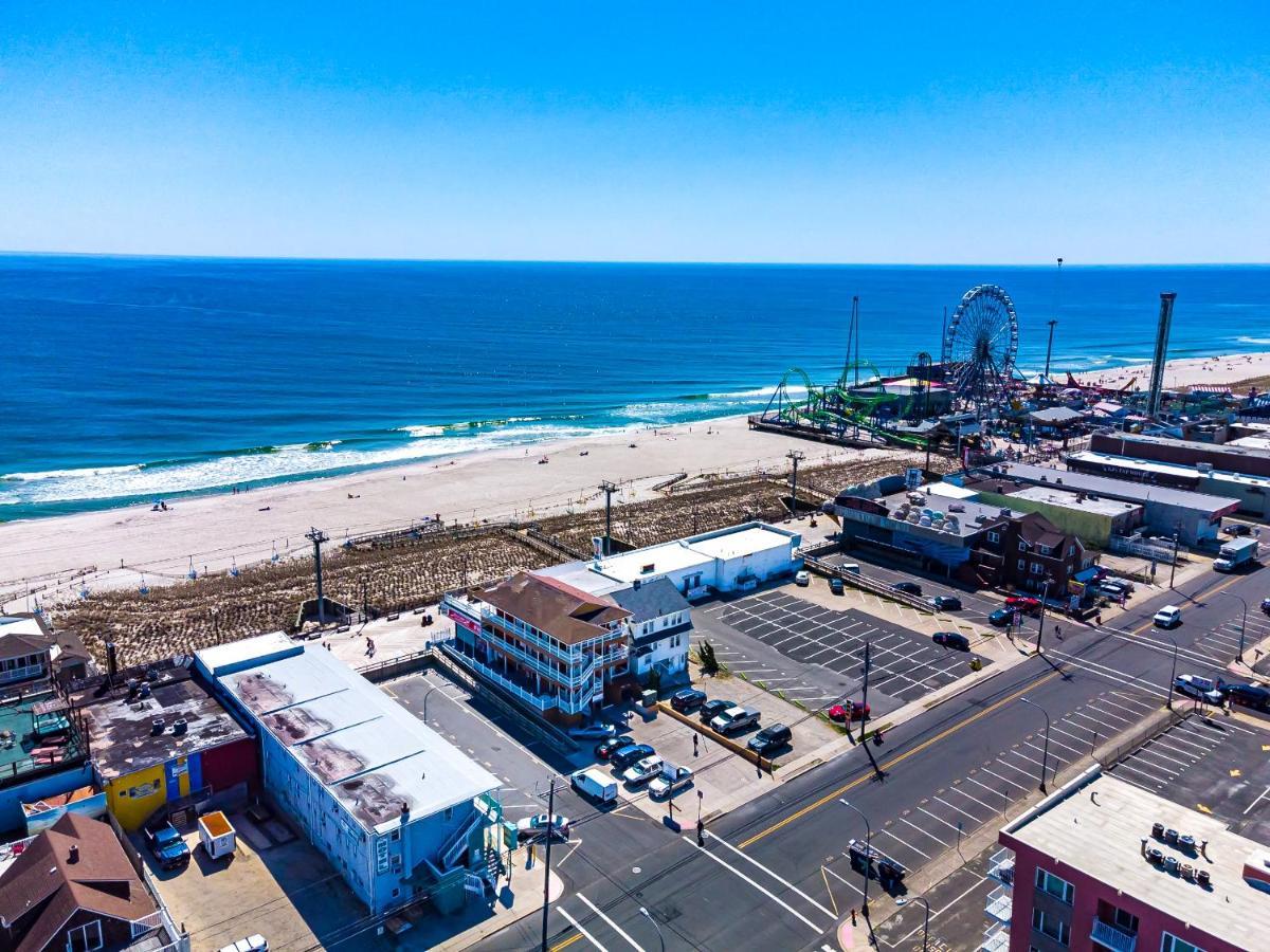Boardwalk Hotel Charlee & Apartments Beach Hotel Oceanfront 시사이드 헤이츠 외부 사진