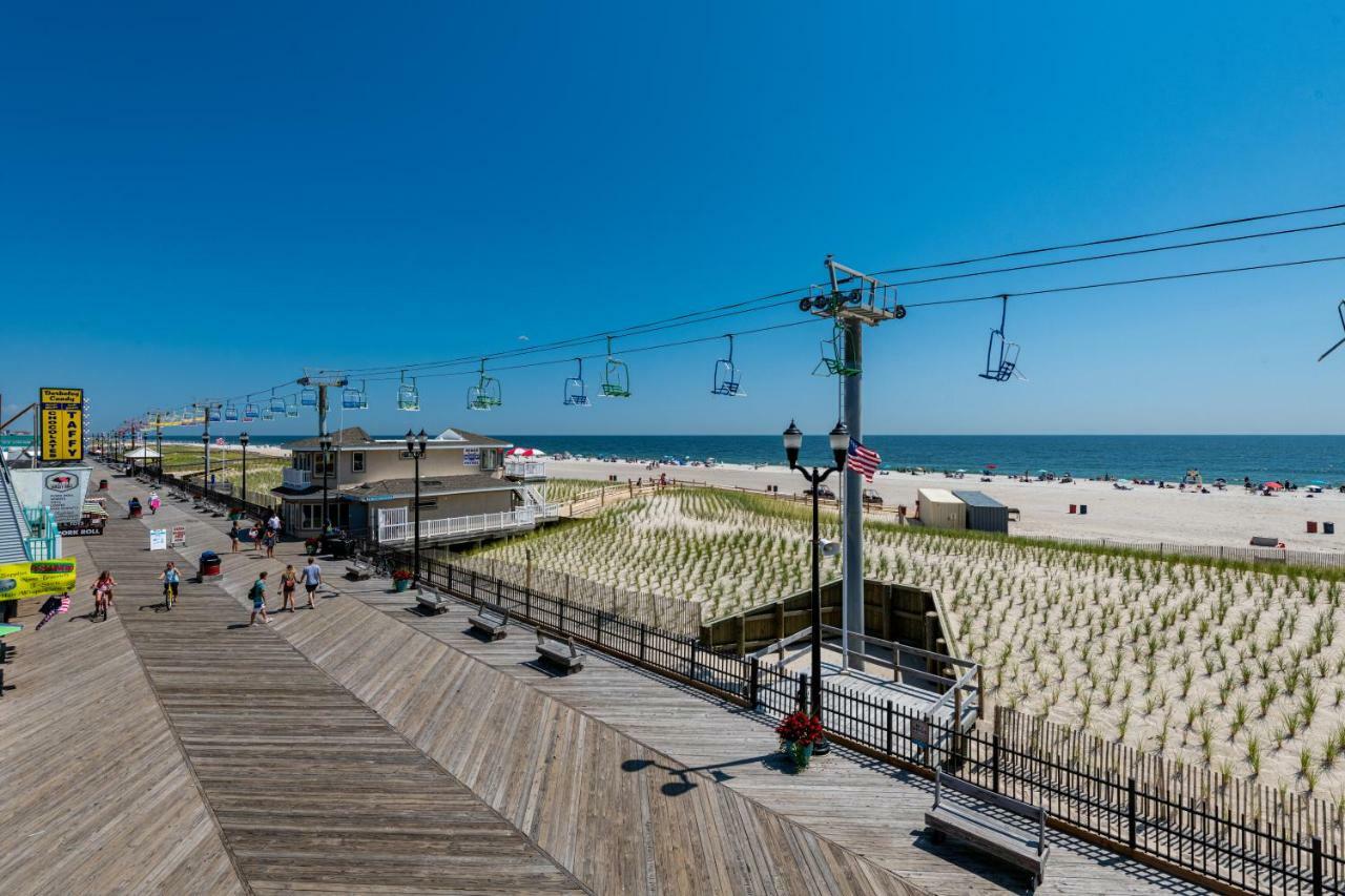 Boardwalk Hotel Charlee & Apartments Beach Hotel Oceanfront 시사이드 헤이츠 외부 사진