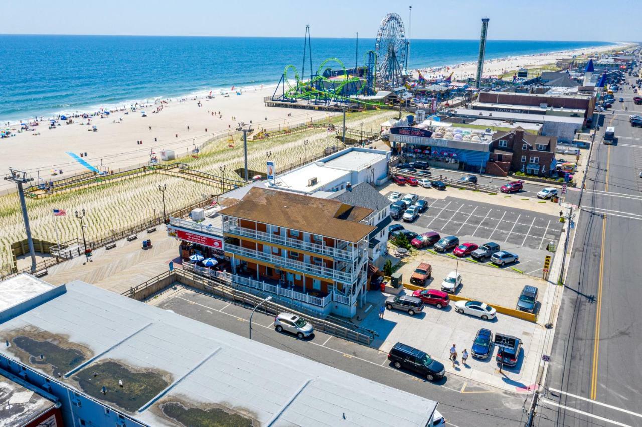 Boardwalk Hotel Charlee & Apartments Beach Hotel Oceanfront 시사이드 헤이츠 외부 사진