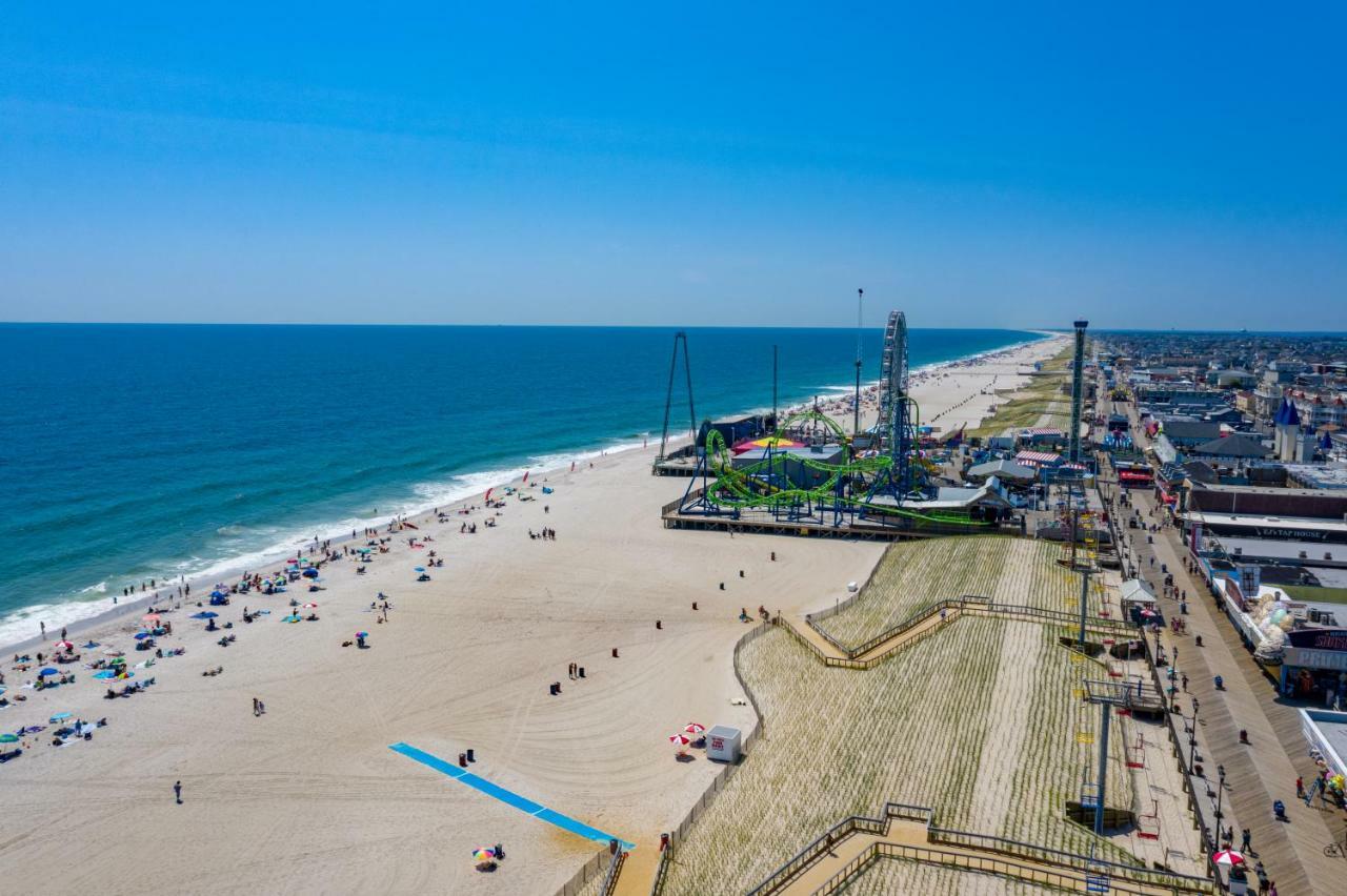 Boardwalk Hotel Charlee & Apartments Beach Hotel Oceanfront 시사이드 헤이츠 외부 사진