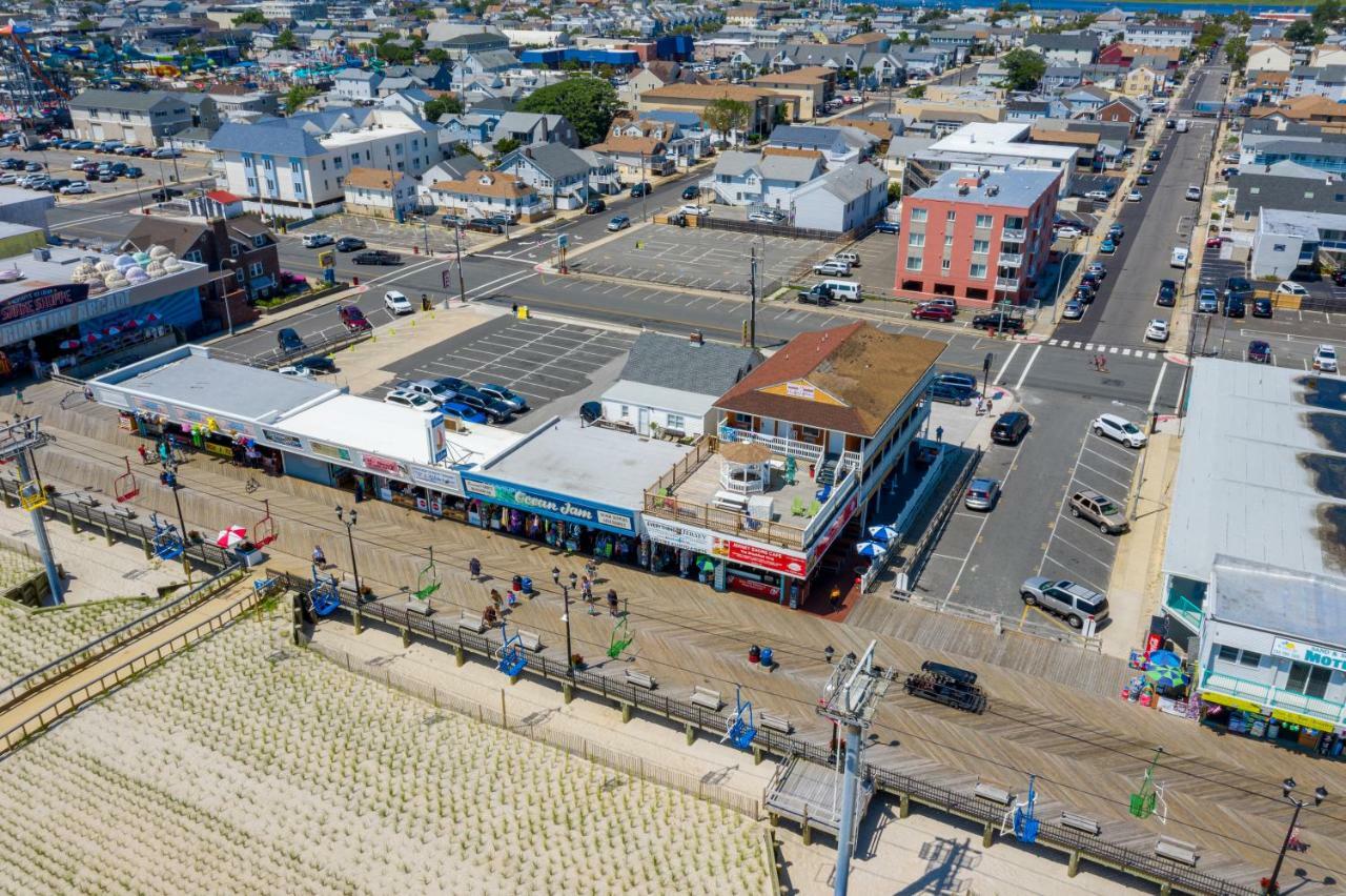 Boardwalk Hotel Charlee & Apartments Beach Hotel Oceanfront 시사이드 헤이츠 외부 사진