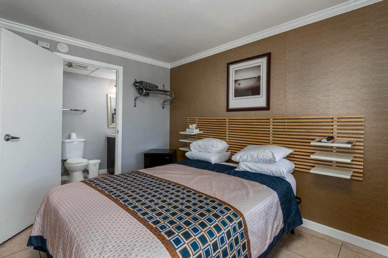 Boardwalk Hotel Charlee & Apartments Beach Hotel Oceanfront 시사이드 헤이츠 외부 사진