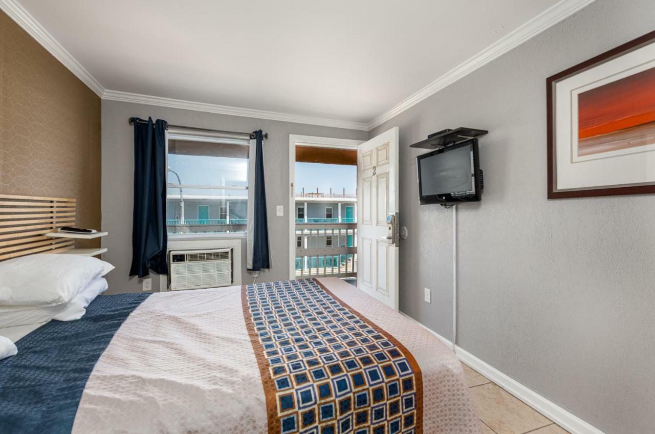 Boardwalk Hotel Charlee & Apartments Beach Hotel Oceanfront 시사이드 헤이츠 외부 사진